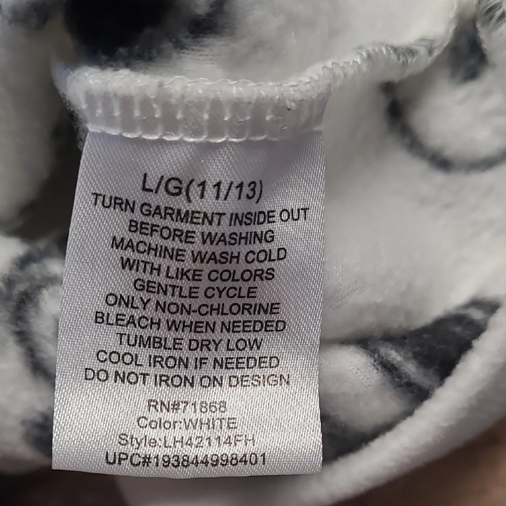 Peanuts White & Black Snoopy Fleece Quarter-Zip Pullover - Picture 4 of 4